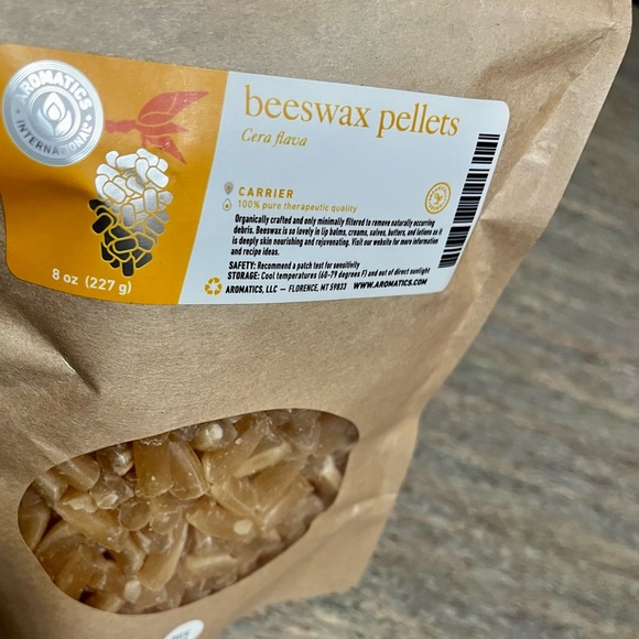 New Aromatics beeswax pallets - Picture 3 of 5